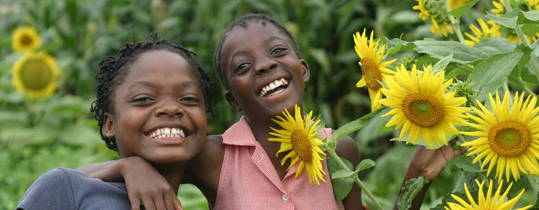 Portrait zweier Maedchen in Namaacha