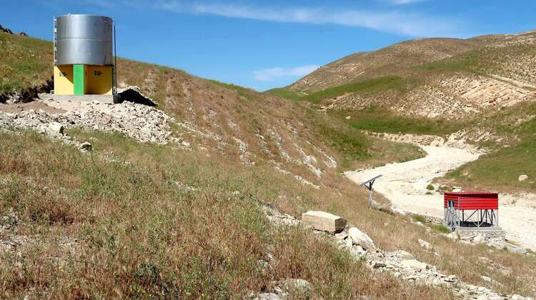 Borehole and water tank in Sinjar, Nineveh Governorate, Iraq
