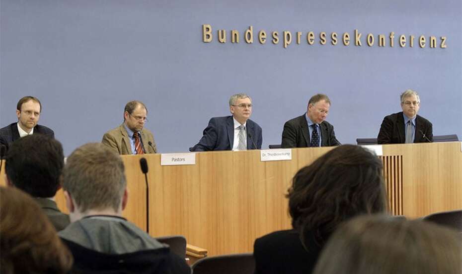 Welthungerhilfe keeps an eye on development policy.