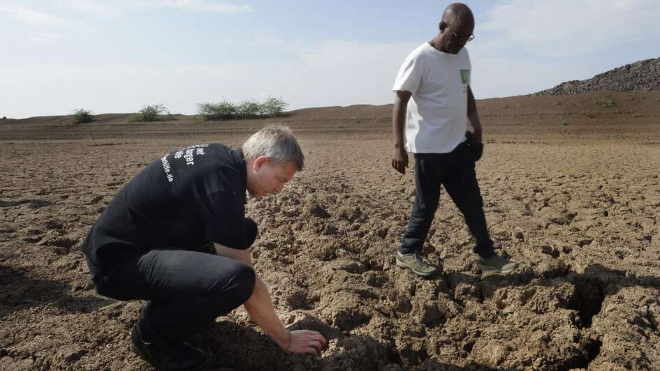 Desert as far as one can see. Rain comes too late for drought-plagued Ethiopia. 